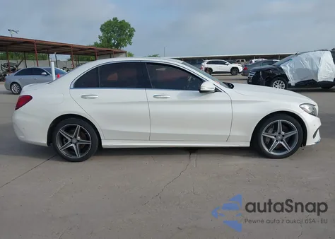 2015 Mercedes-Benz C 300 4Matic/Luxury 4Matic/Sport 4Matic z USA, uszkodzony, nr VIN 55SWF4KB9FU063301